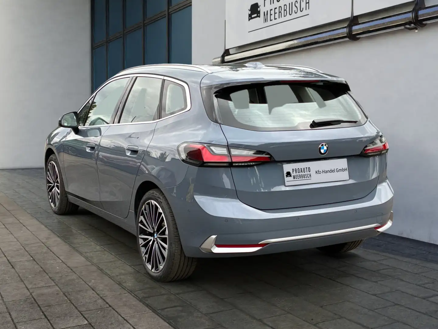 BMW 223 d xDrive Luxury Line AHK/ADAPTLED/HEADUP/PANO Blauw - 2