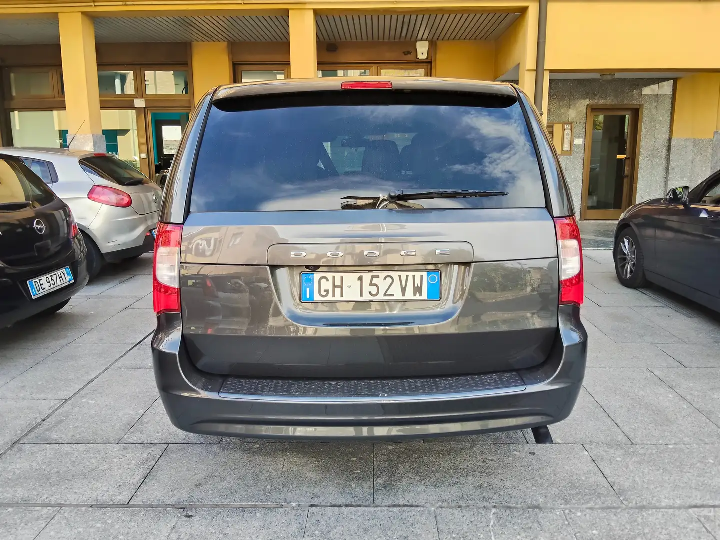 Dodge Grand Caravan Benzina+GPL Szürke - 2