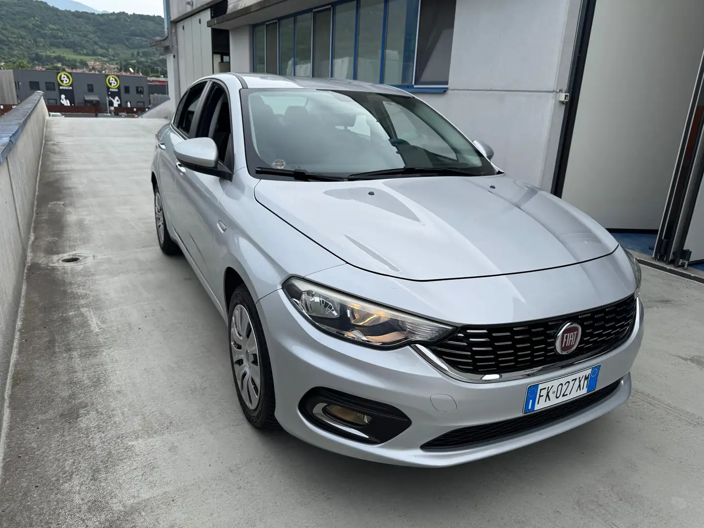 Fiat Tipo Tipo 4p 1.4 Easy 95cv Plateado - 1