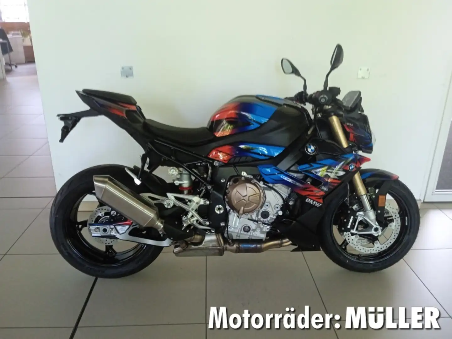 BMW S 1000 R Design-Sonder-Edition + 2 Pakete Noir - 1