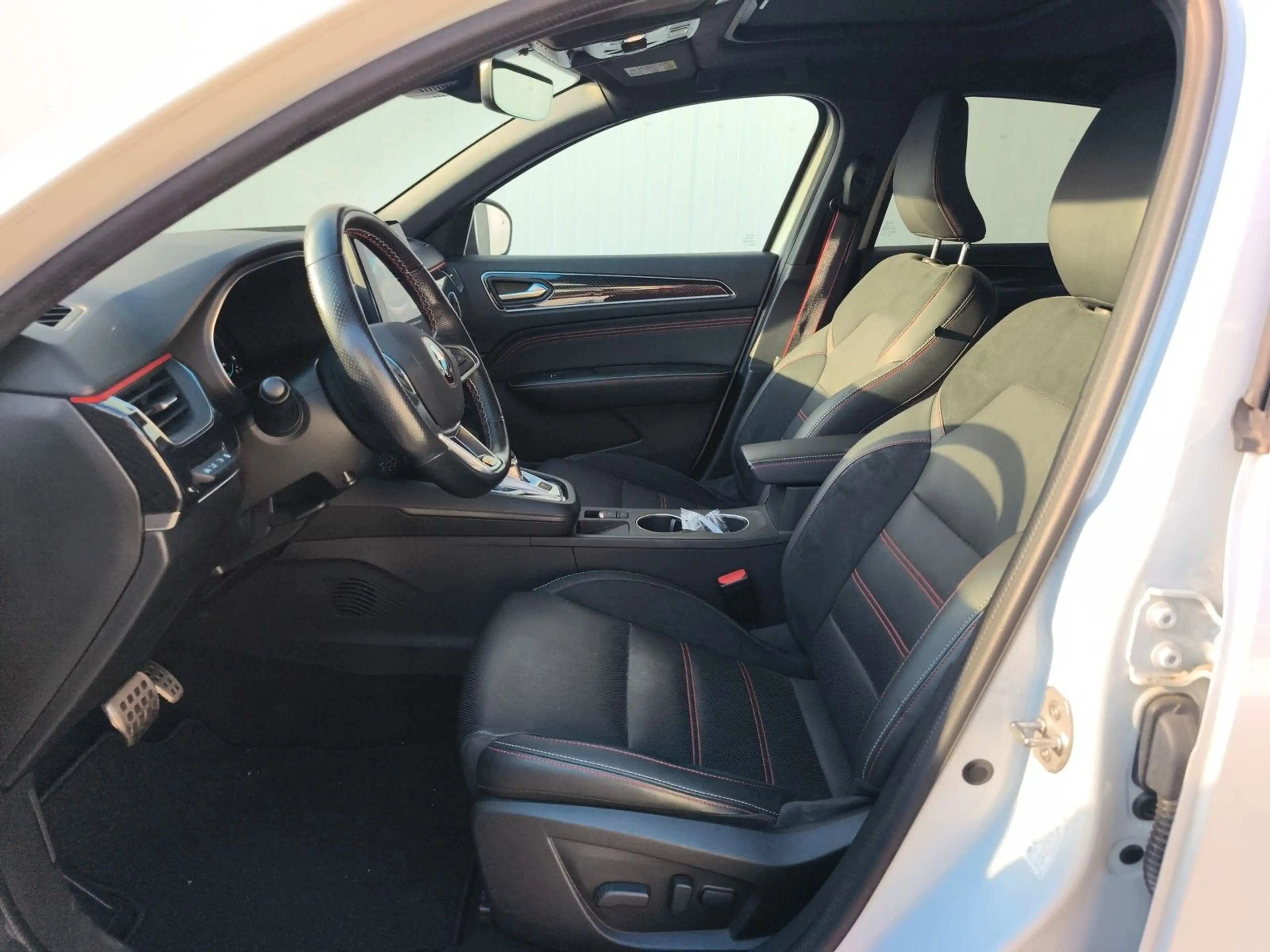 Renault Arkana R.S. Line Plug in Hybrid — photo 13