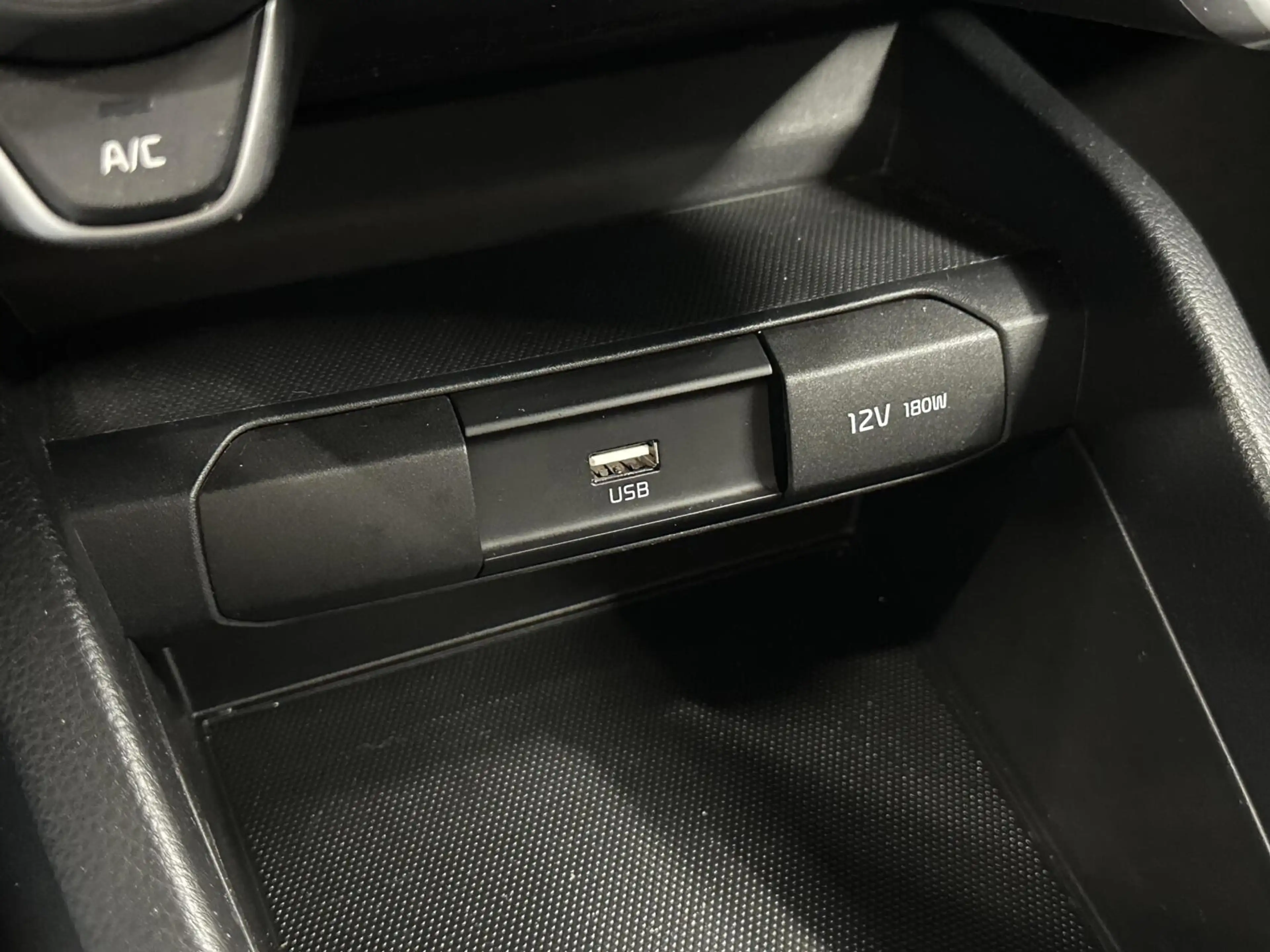 Kia Stonic 1.0 T-GDi MHEV DynamicLine CAMERA CARPLAY NAVI CRU — photo 42