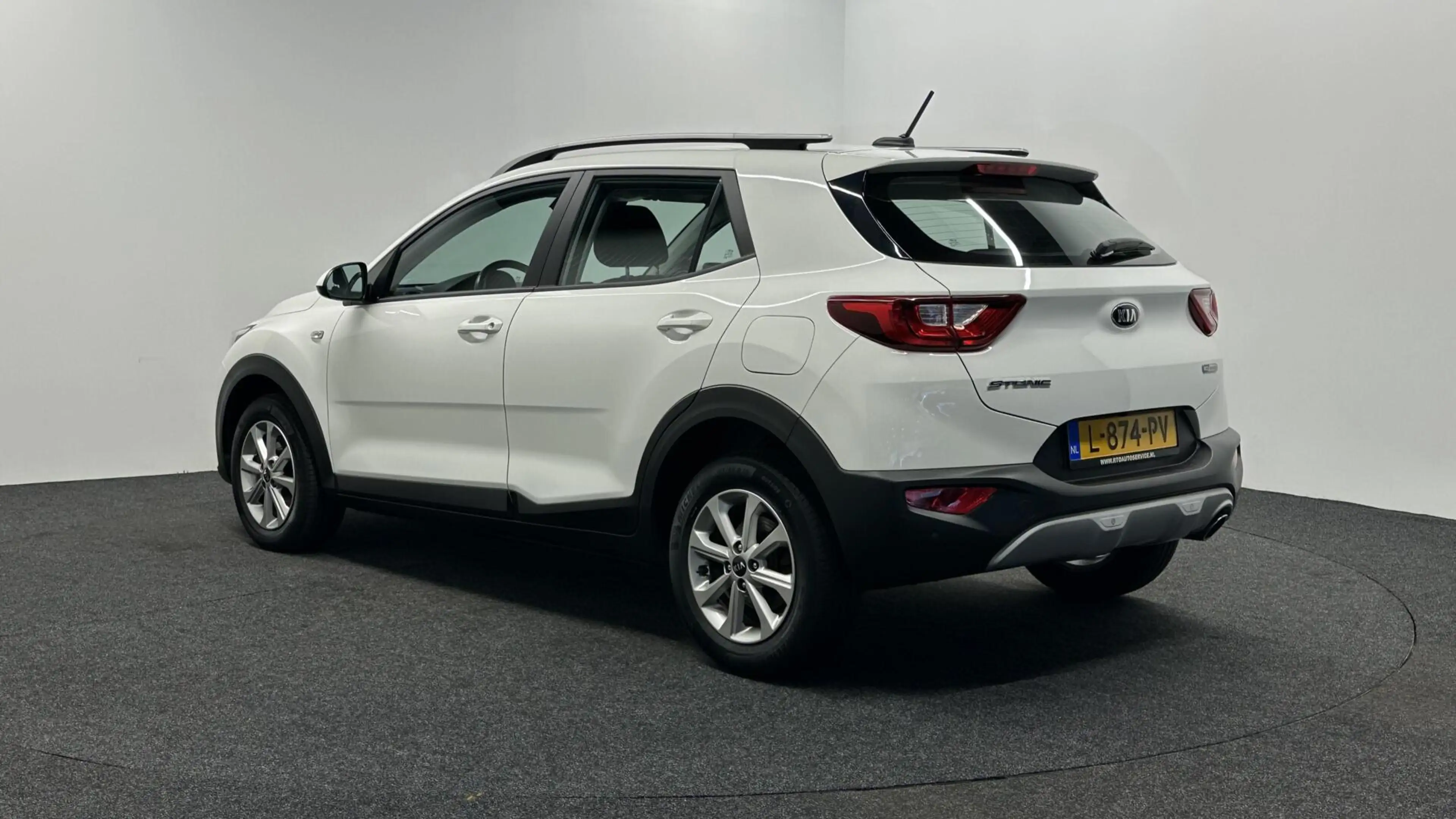 Kia Stonic 1.0 T-GDi MHEV DynamicLine CAMERA CARPLAY NAVI CRU — photo 4