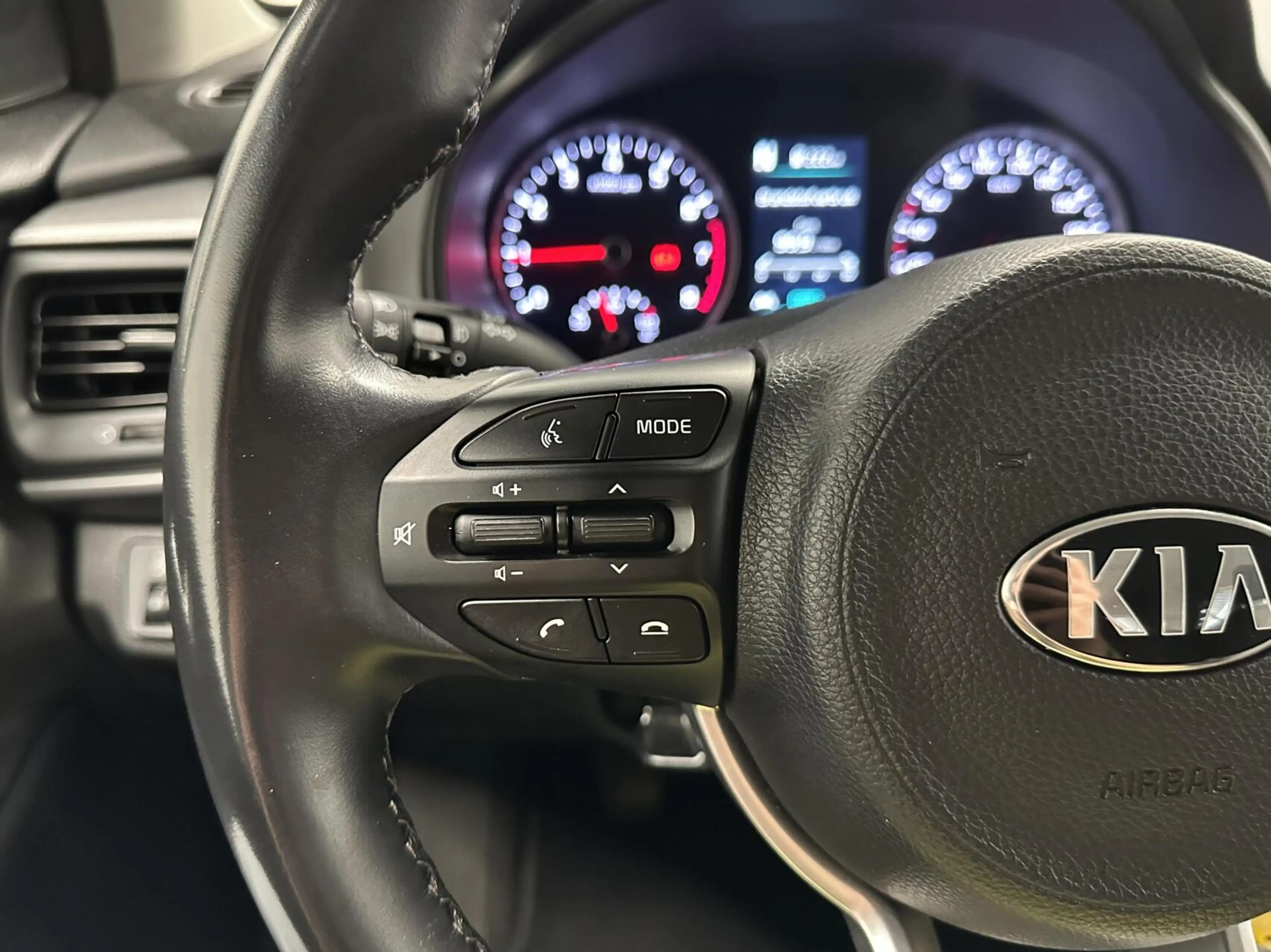 Kia Stonic 1.0 T-GDi MHEV DynamicLine CAMERA CARPLAY NAVI CRU — photo 21