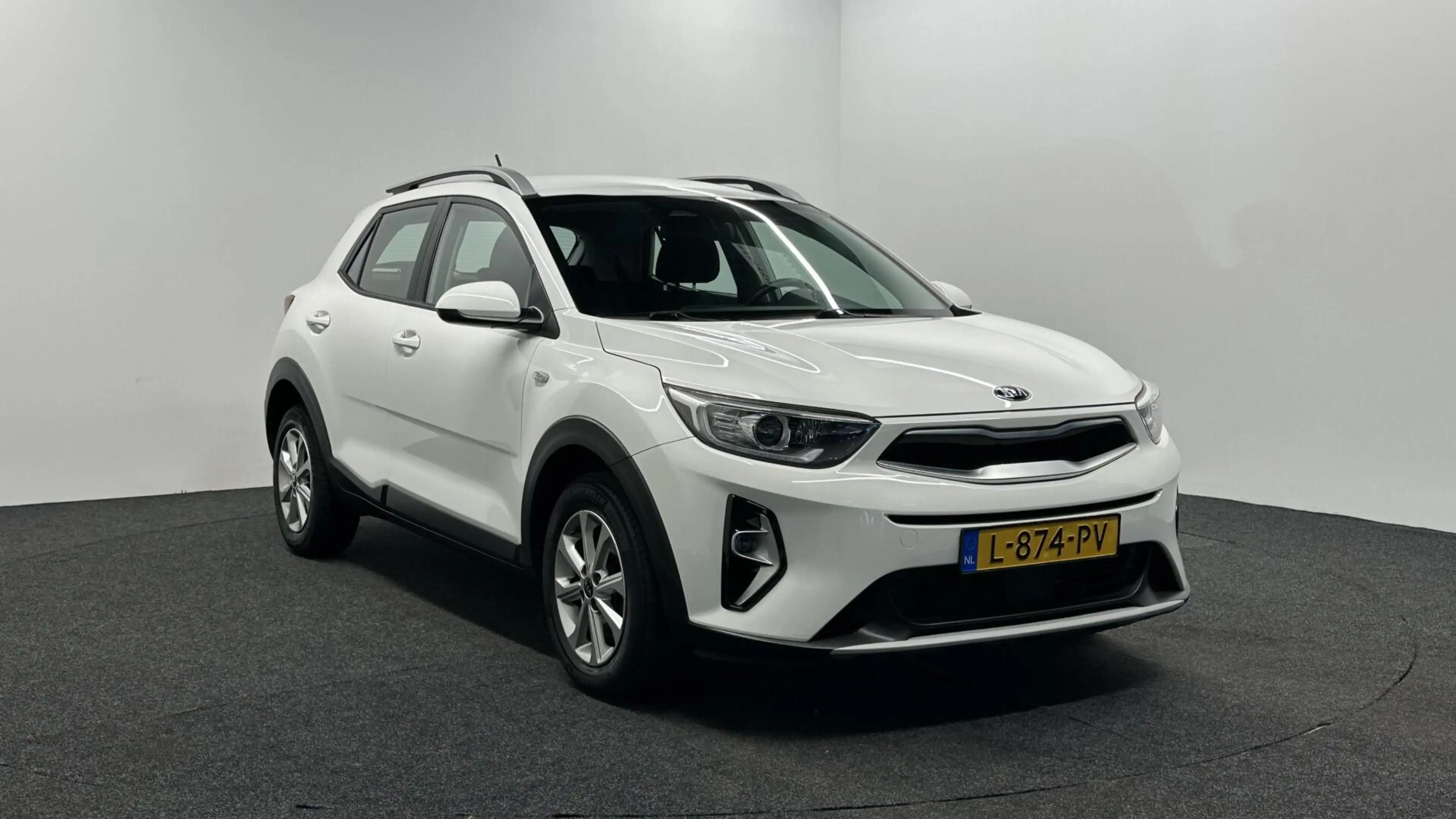Kia Stonic 1.0 T-GDi MHEV DynamicLine CAMERA CARPLAY NAVI CRU — photo 3
