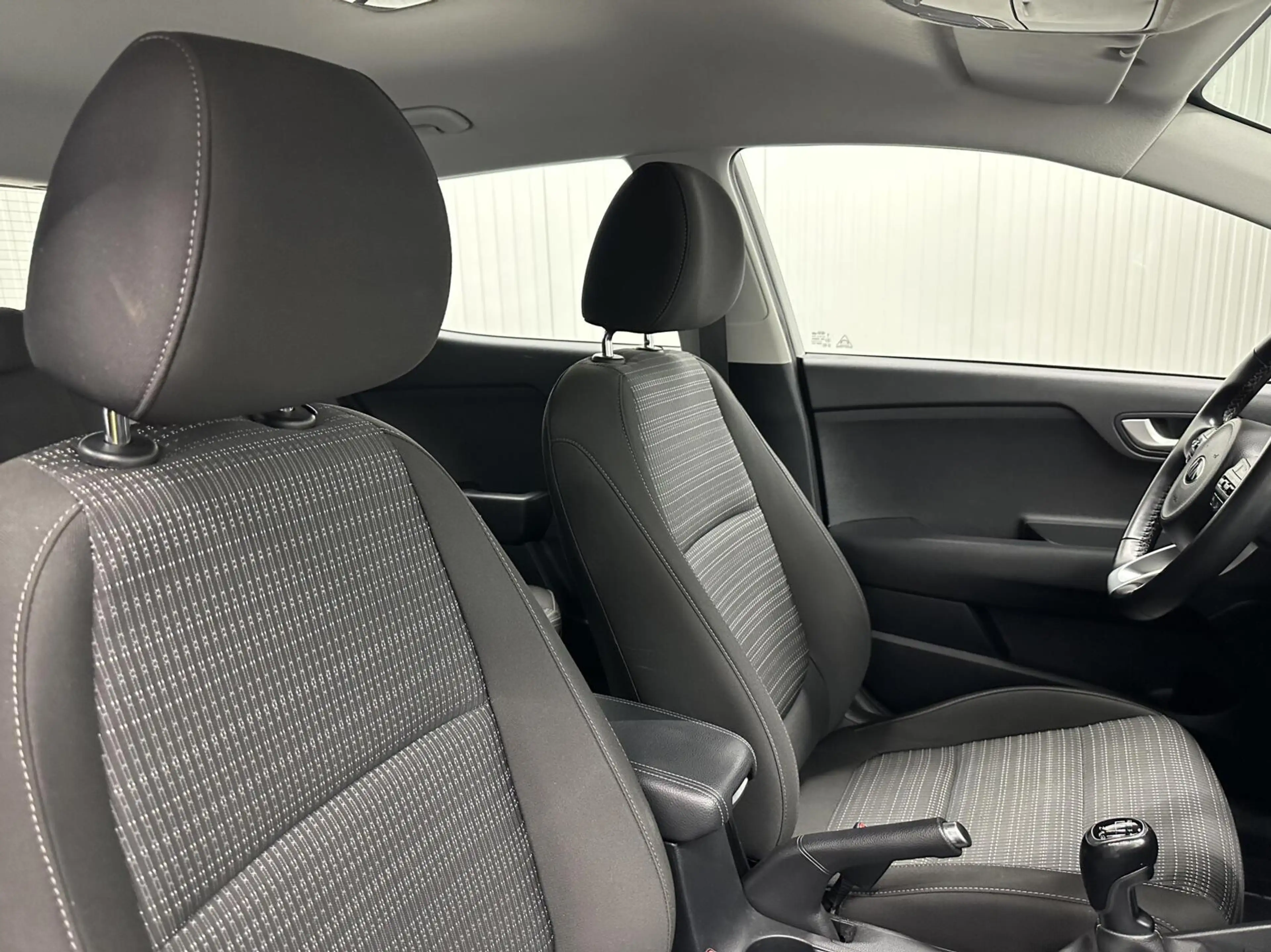Kia Stonic 1.0 T-GDi MHEV DynamicLine CAMERA CARPLAY NAVI CRU — photo 14