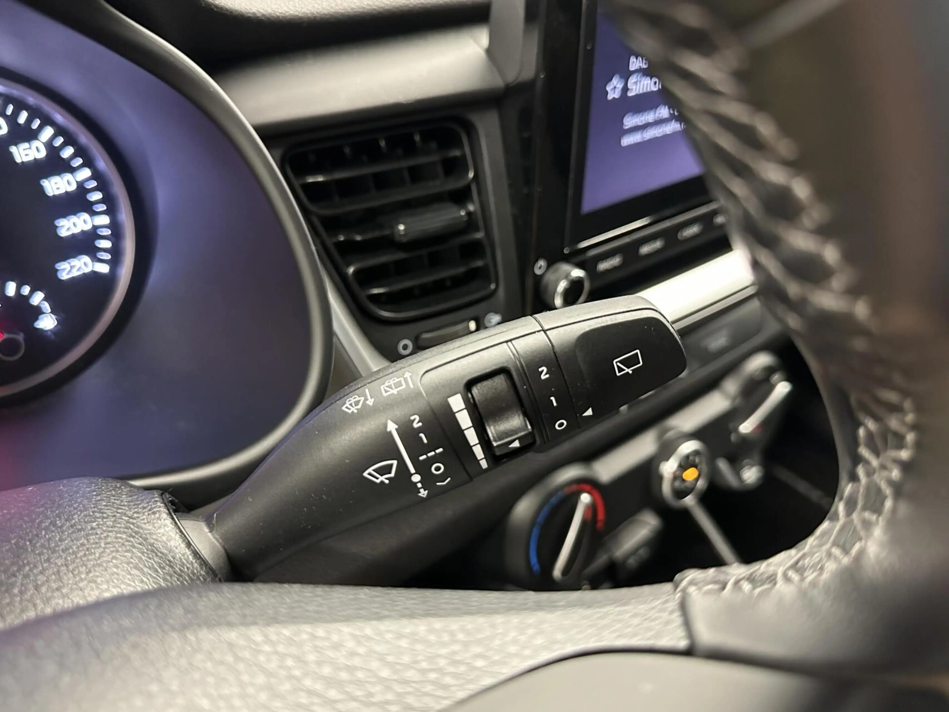Kia Stonic 1.0 T-GDi MHEV DynamicLine CAMERA CARPLAY NAVI CRU — photo 24