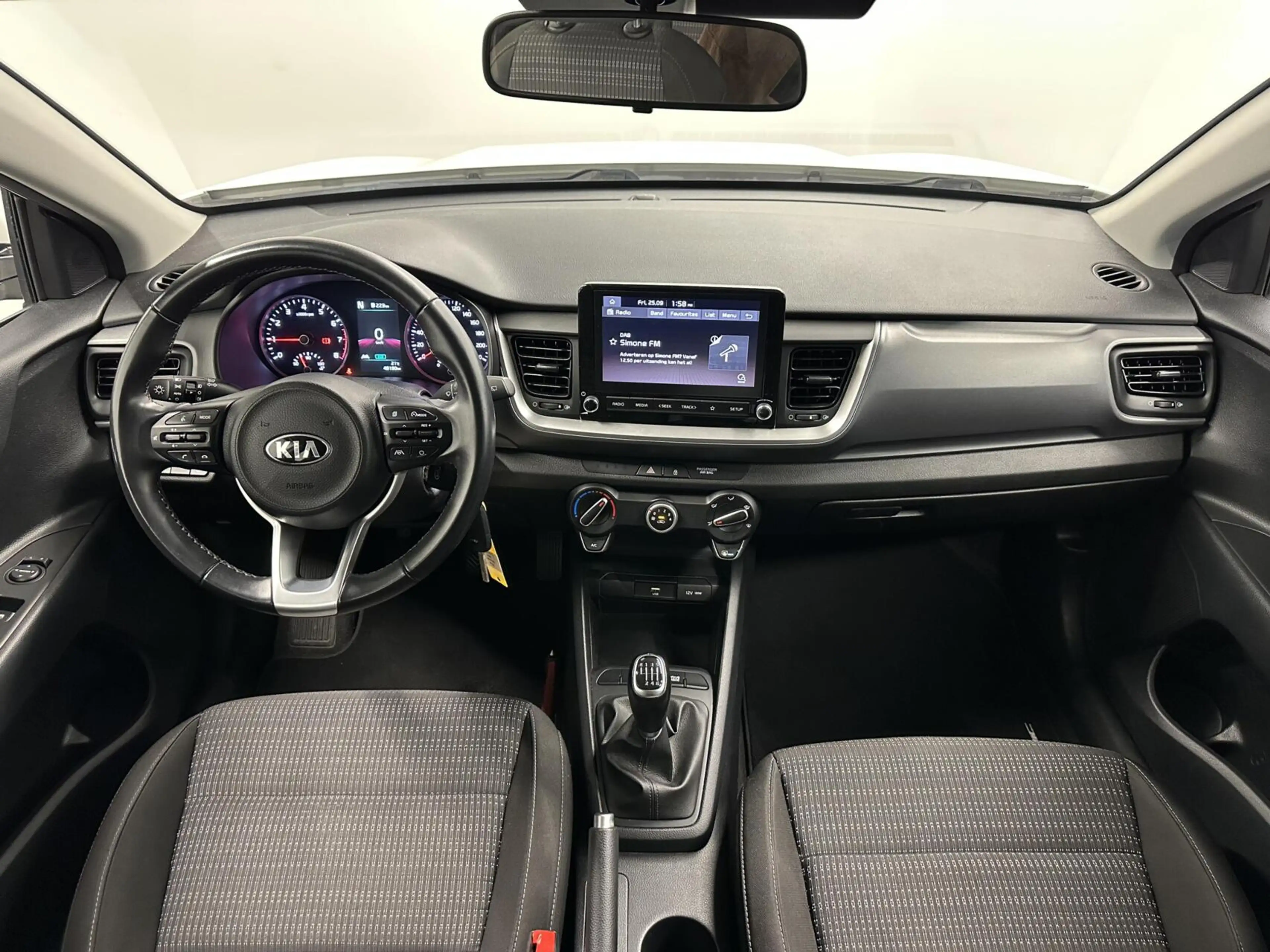Kia Stonic 1.0 T-GDi MHEV DynamicLine CAMERA CARPLAY NAVI CRU — photo 2