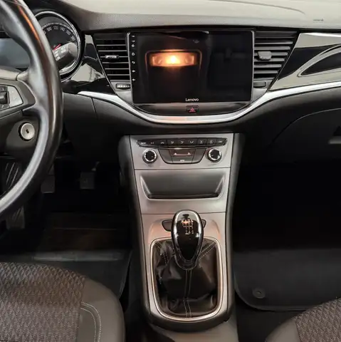 Opel Astra view 9