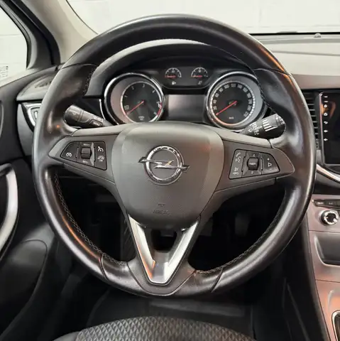 Opel Astra view 8