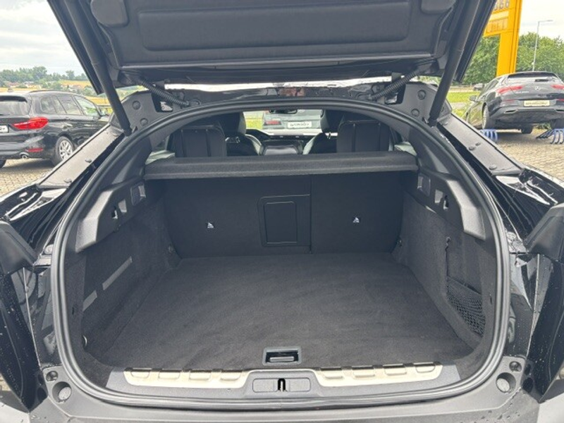 Peugeot 408 PHEV 225 e-EAT8 GT — photo 12