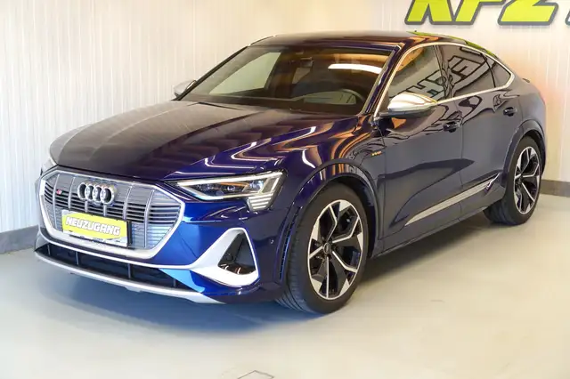 Audi E-Tron view 11