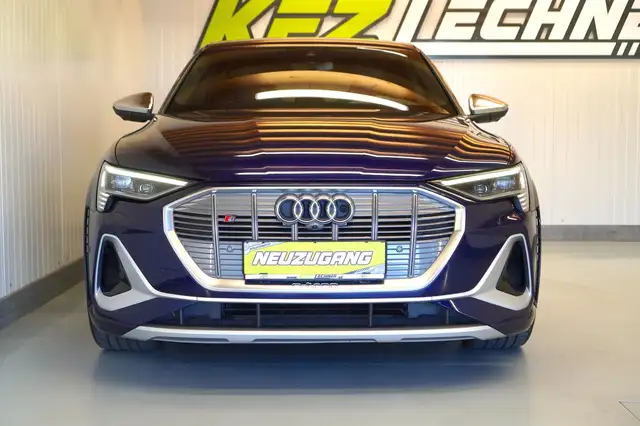 Audi E-Tron view 9