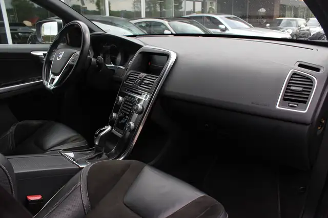 Volvo XC60 view 13