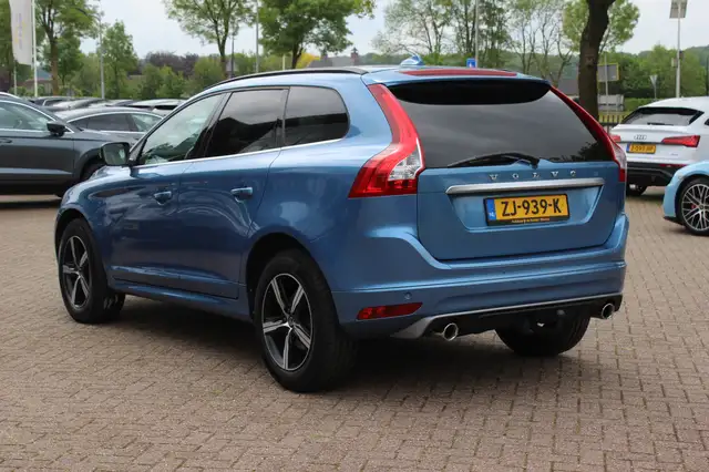 Volvo XC60 view 3