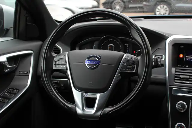 Volvo XC60 view 18