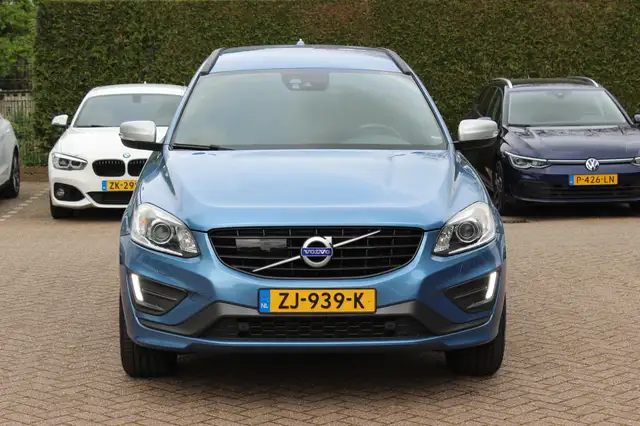 Volvo XC60 view 8