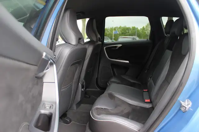 Volvo XC60 view 11
