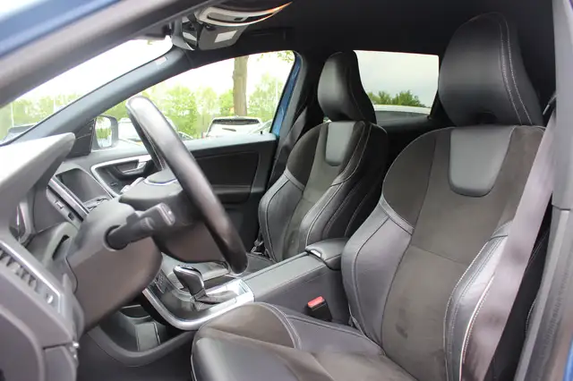 Volvo XC60 view 4