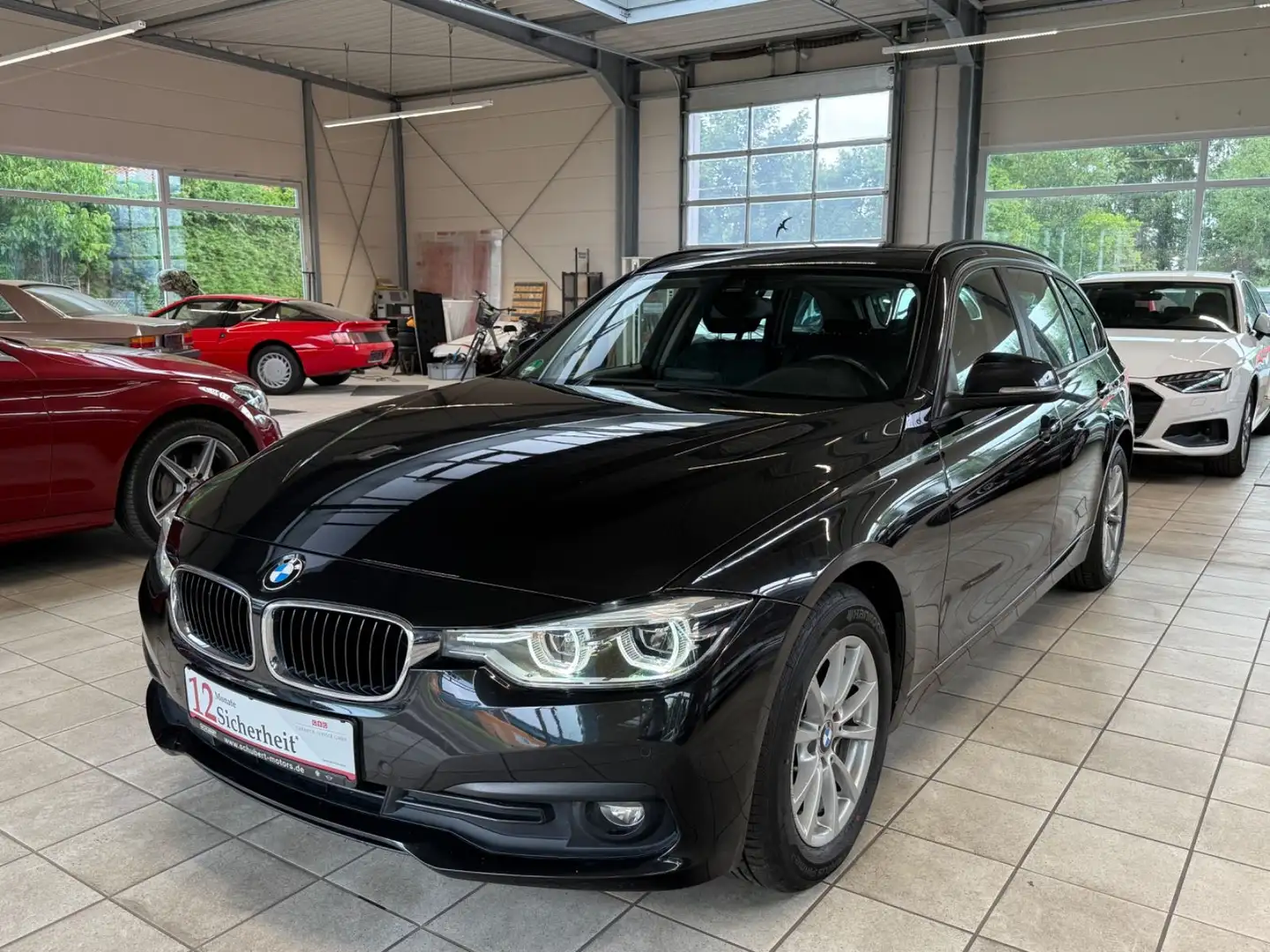 BMW 320 d Advantage |Bi-Xenon|AHK|R-Cam|Keyless GO Nero - 1