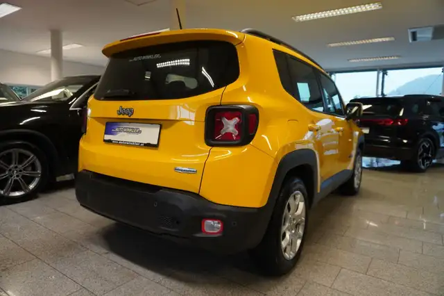 Jeep Renegade view 5