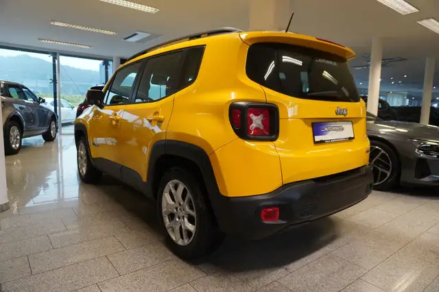 Jeep Renegade view 4