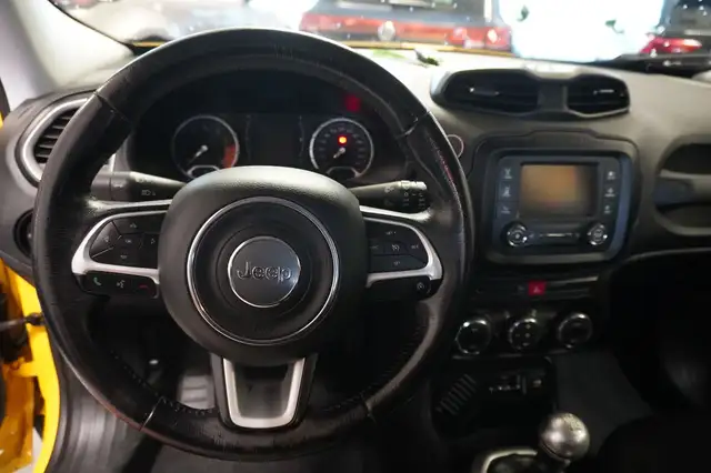 Jeep Renegade view 11