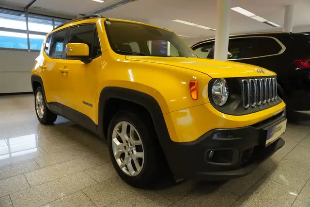 Jeep Renegade view 3