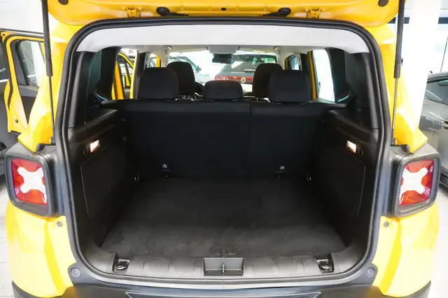 Jeep Renegade view 10