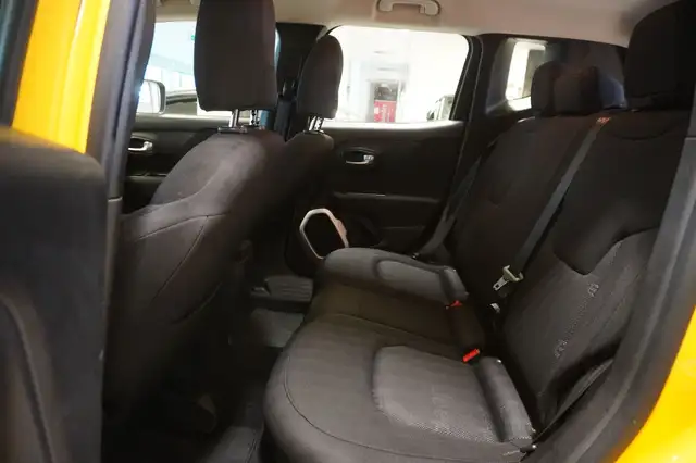 Jeep Renegade view 9