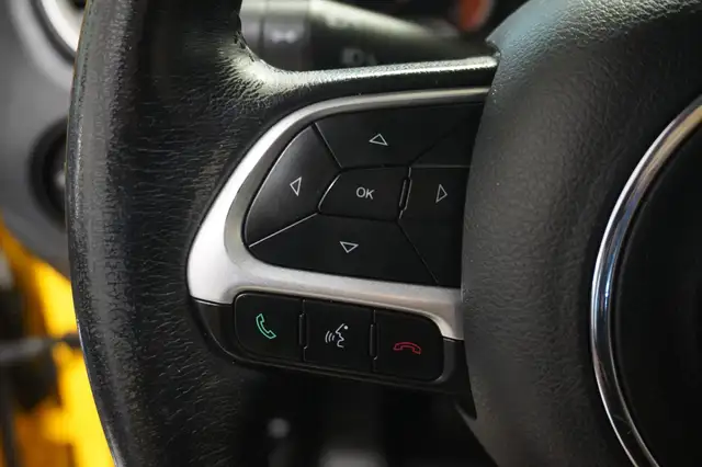 Jeep Renegade view 12