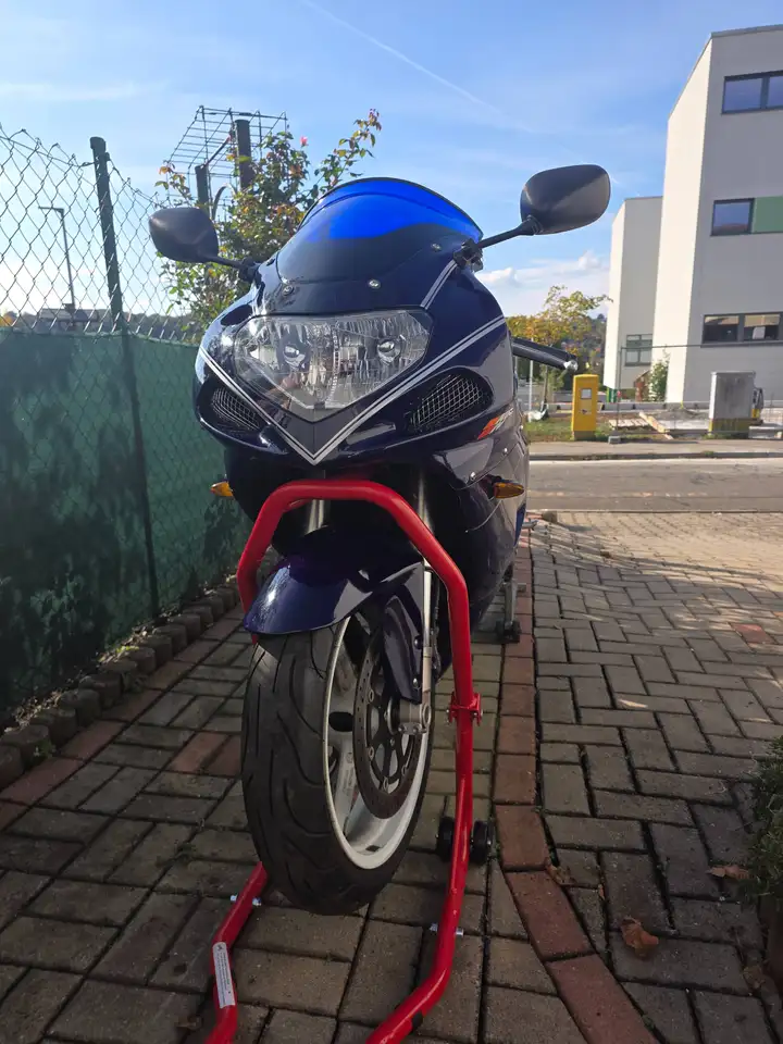 Suzuki GSX-R 750