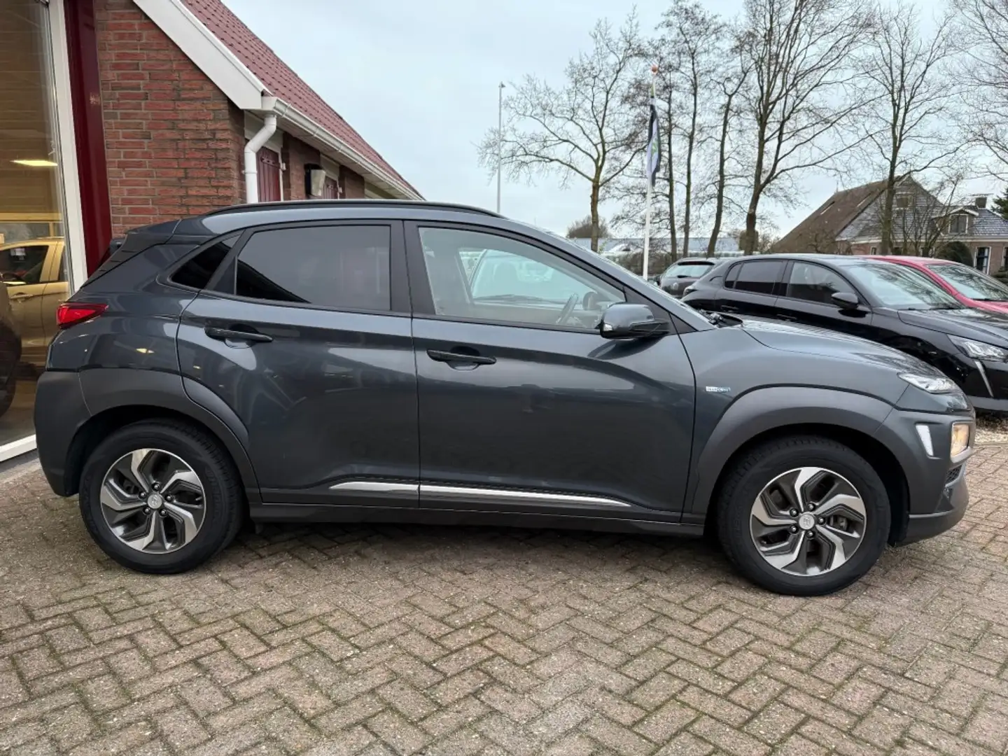Hyundai KONA 1.6 GDI HEV FASHION HYBRID AUTOMAAT!  ADAPTIEVE CR Grijs - 2