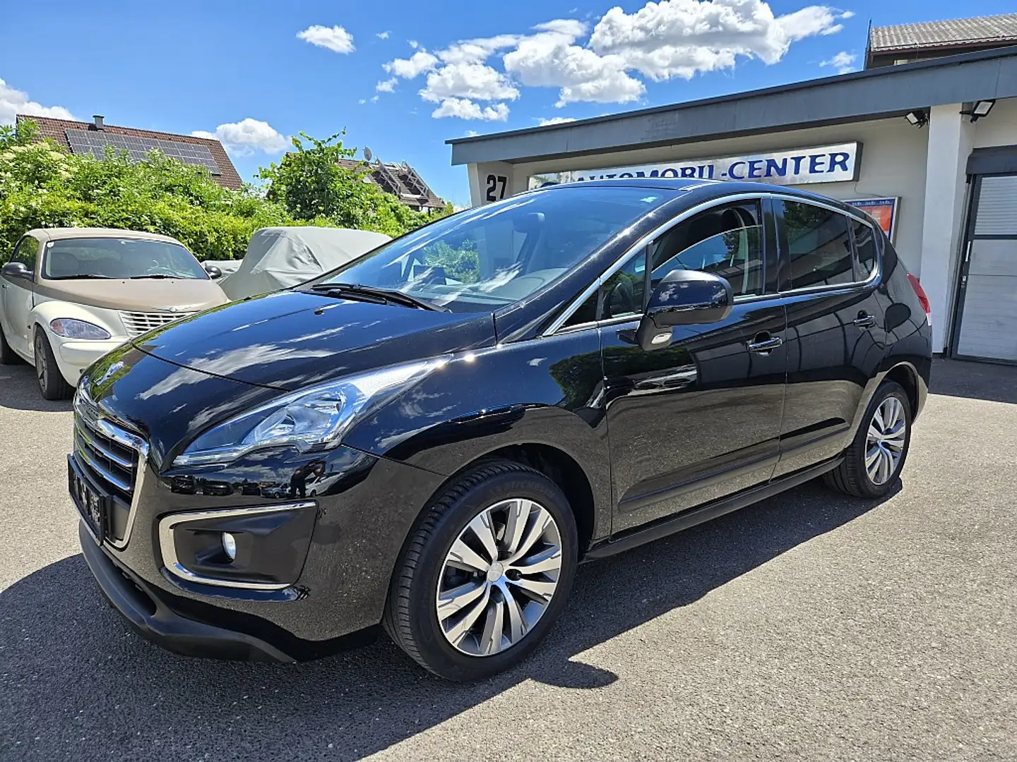 Peugeot 3008 1,6 BlueHDi 120 S&S Business Line Schwarz - 2