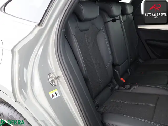 Audi Q5 view 12
