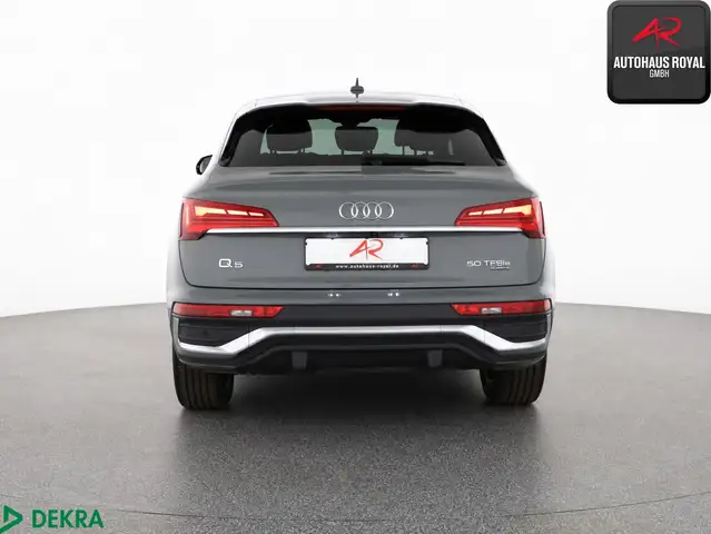 Audi Q5 view 4