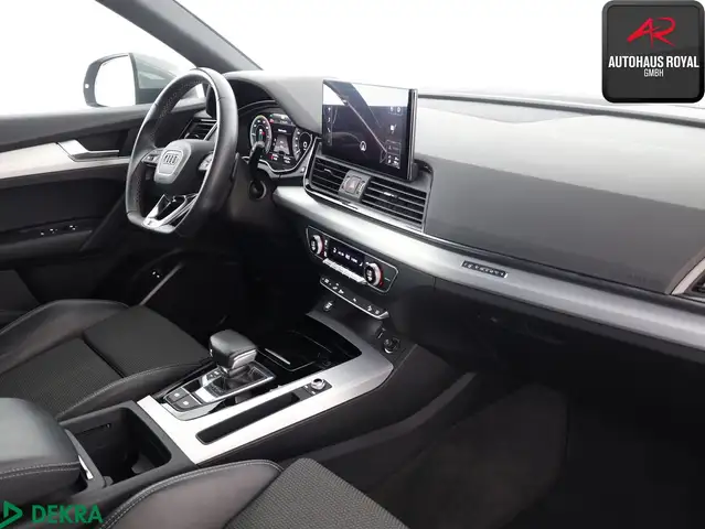 Audi Q5 view 10