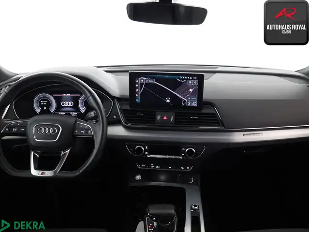 Audi Q5 view 9