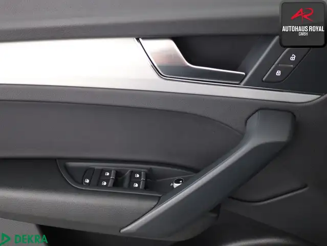Audi Q5 view 14