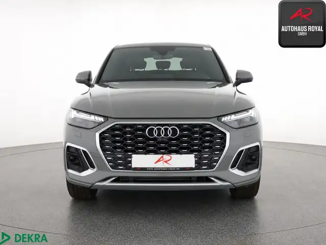 Audi Q5 view 8
