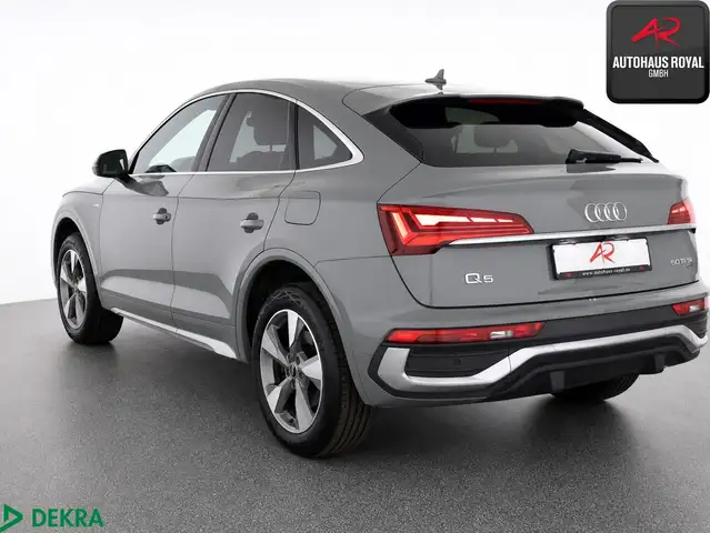 Audi Q5 view 3