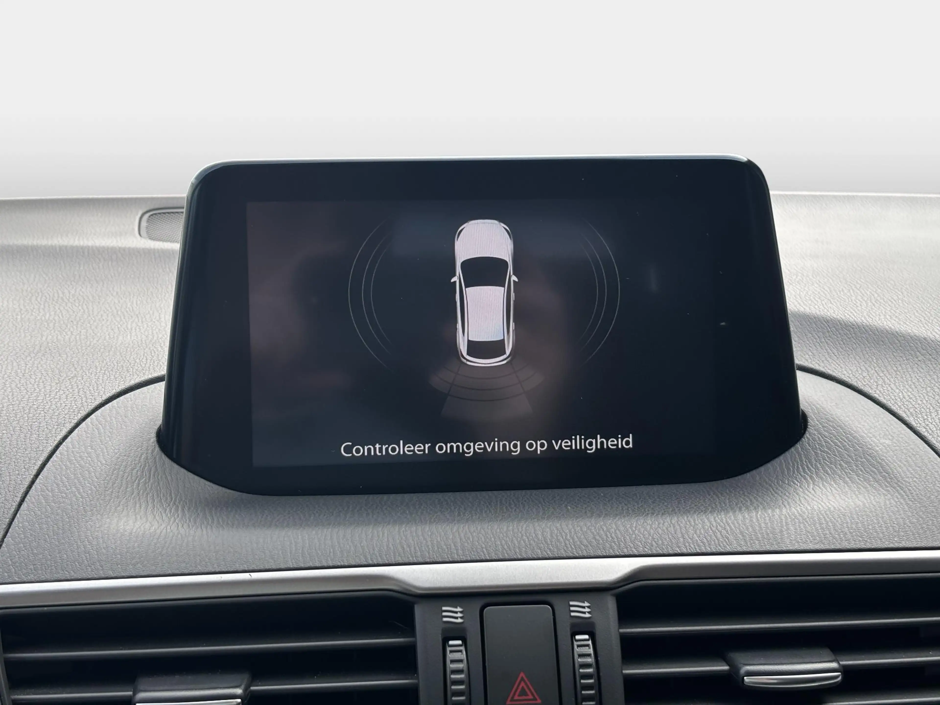 Mazda 3 2.0 SkyActiv-G 120 TS Automaat, Trekhaak, Navi, De — photo 21