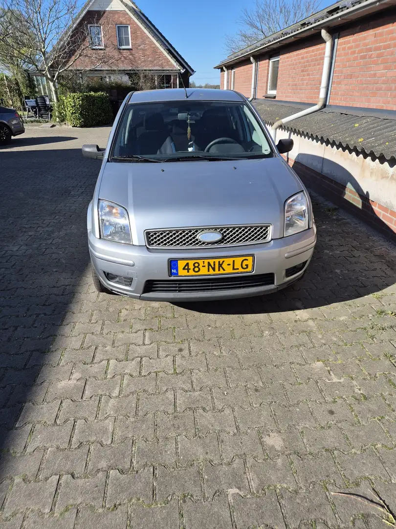 Ford Fusion 1.6-16V Fusion+ Gris - 2