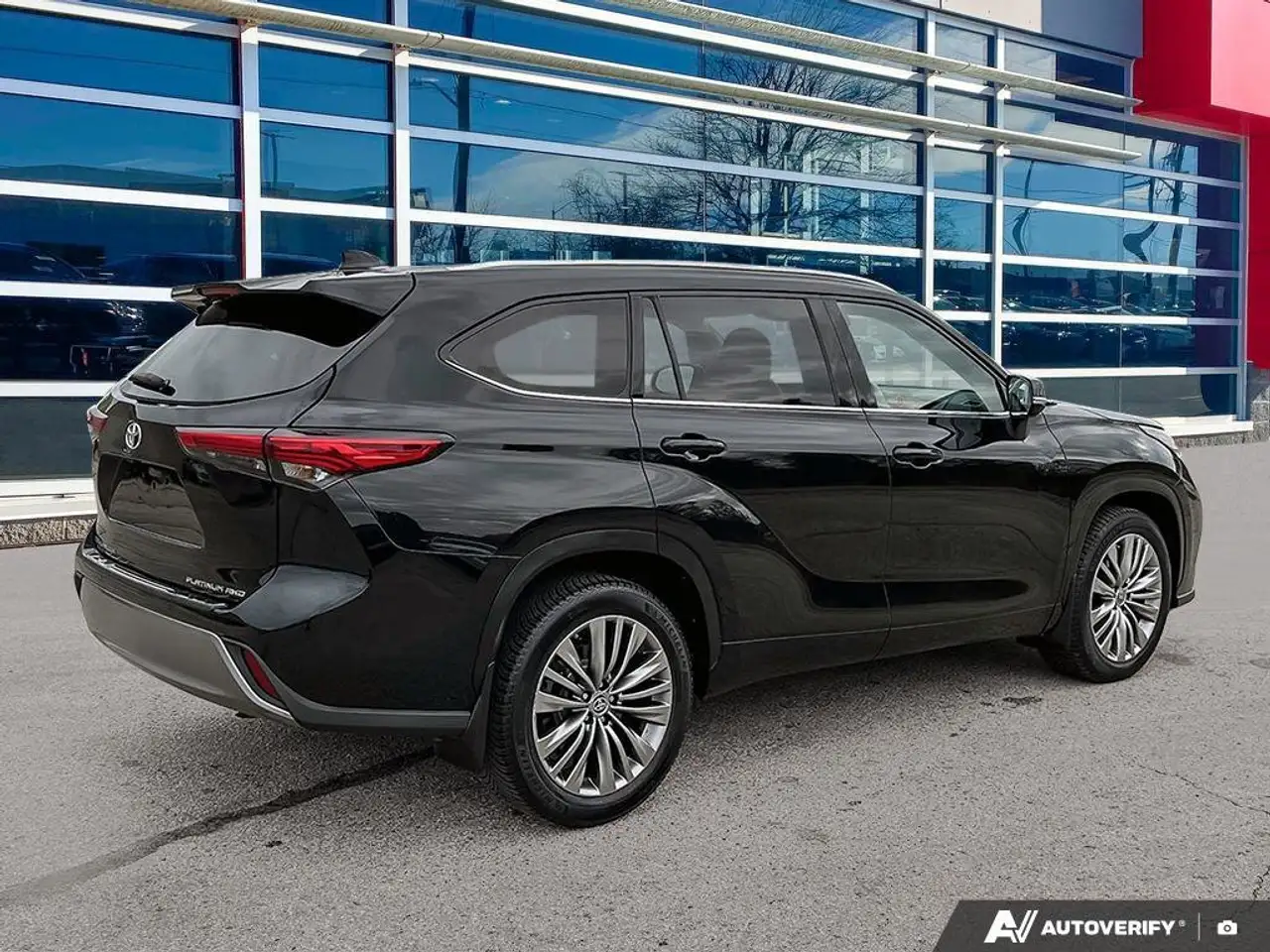 Toyota Highlander снимка Toyota Highlander