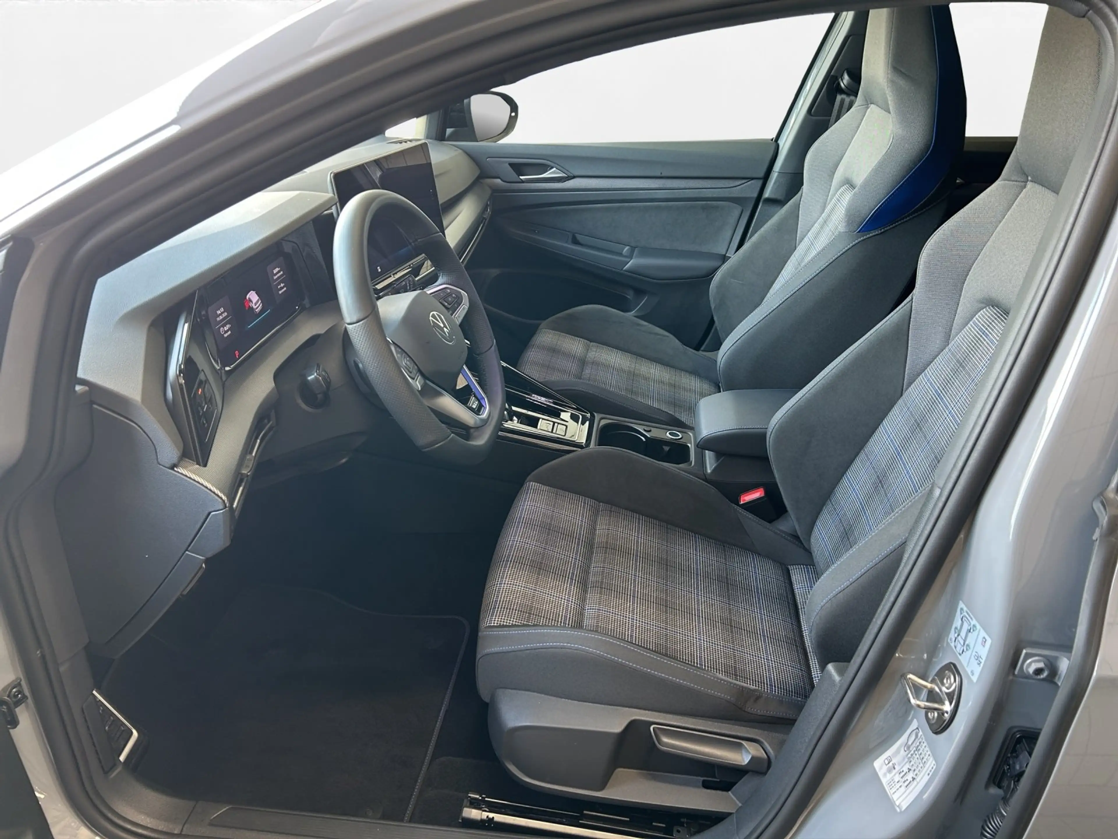 Volkswagen Golf GTE Golf VIII GTE 1.5 TSI DSG eHybrid | NAVI | AHK | — photo 8