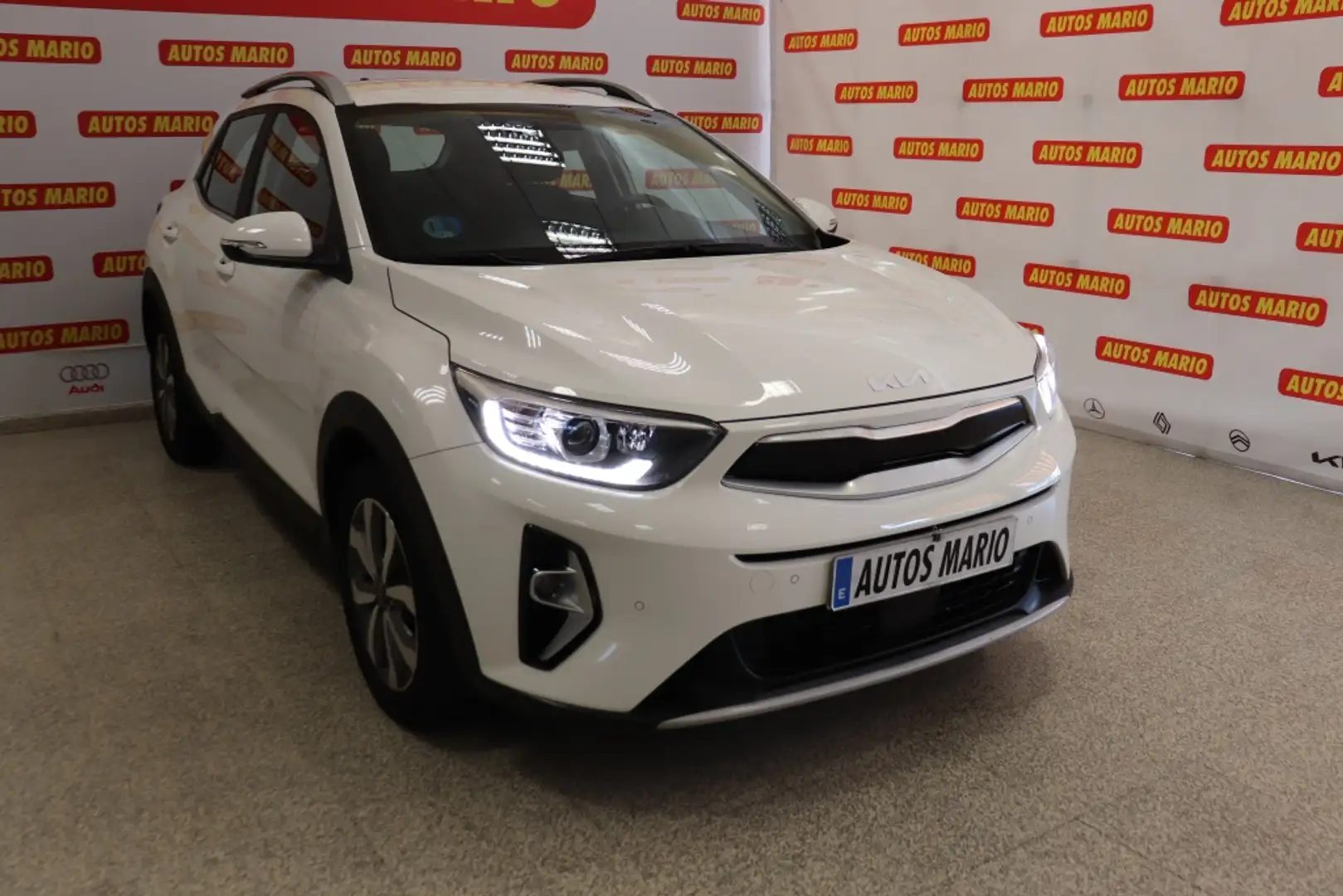 Kia Stonic 1.0 T-GDi MHEV Drive 100 Blanc - 2
