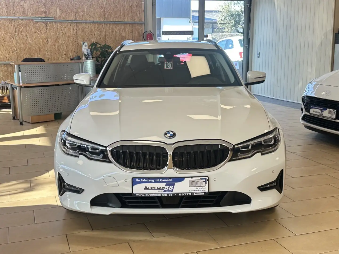 BMW 320 Advantage*xDrive*ACC*R.Cam*CarPlay*HiFi Sound Weiß - 2