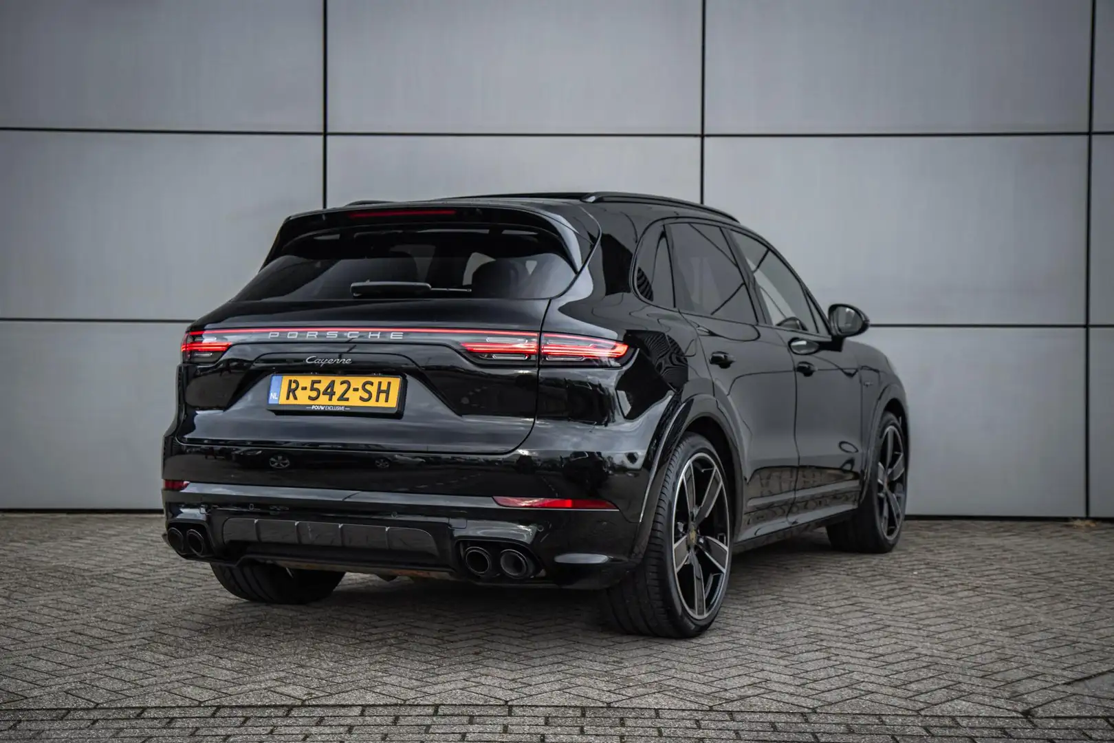 Porsche Cayenne 3.0 E-Hybrid 462pk Platinum Edition | Sport Chrono Negro - 2