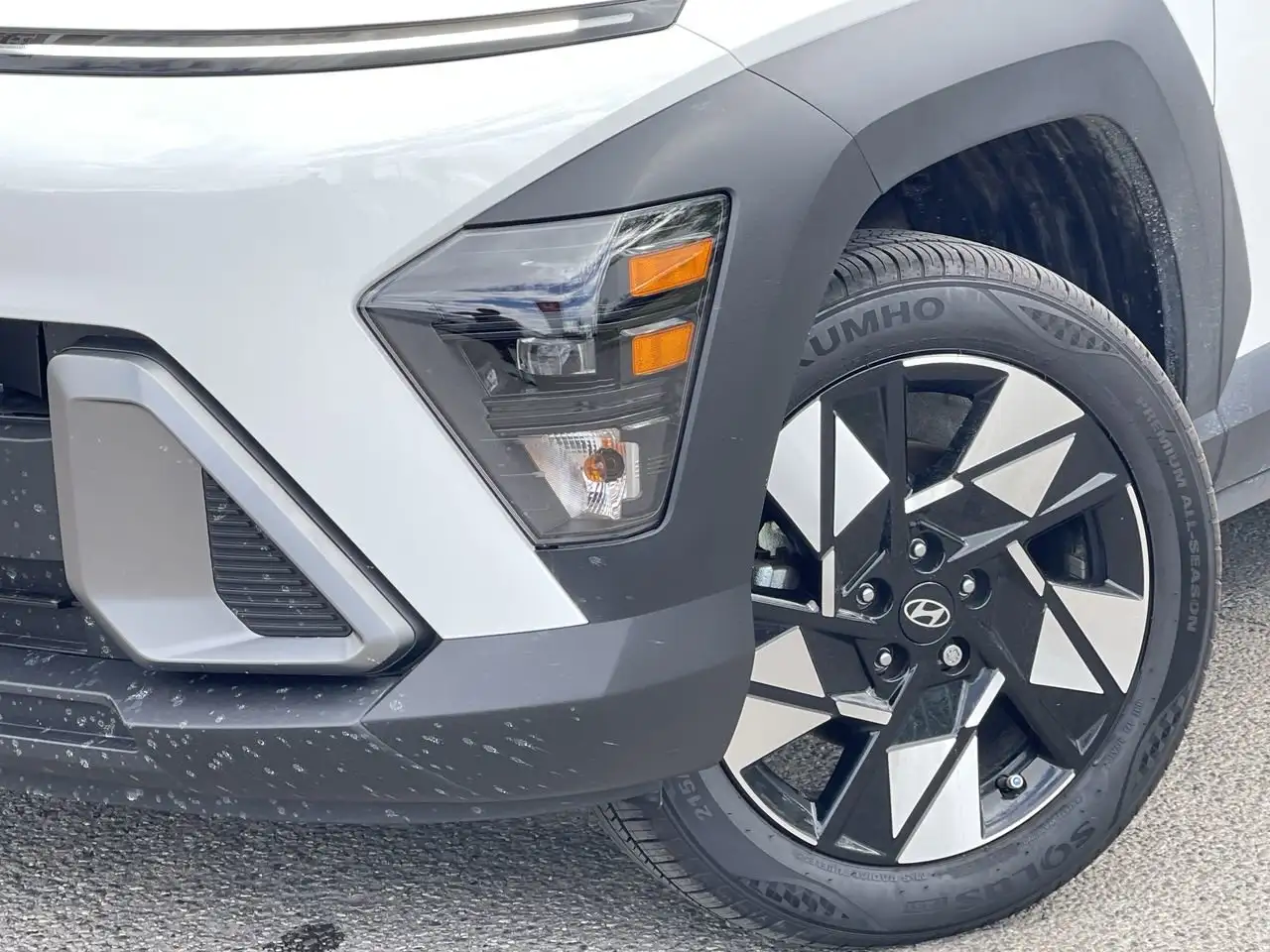 Hyundai KONA снимка Hyundai KONA