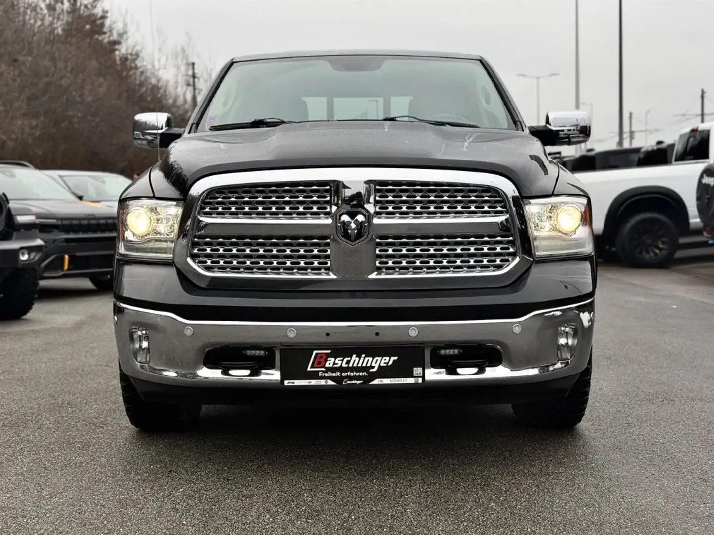 Dodge RAM LKW 1500 Quad Cab Laramie Diesel Schwarz - 2